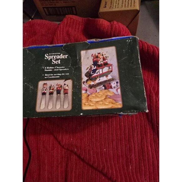 Handpainted Holiday Seasons Spreader Set 4 Holiday Character Stainless Steel Spr - Picture 4 of 6